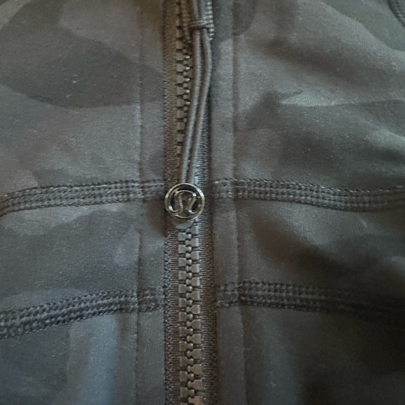 lululemon athletica Dark Camouflage Utility Jacket - Picture 7 of 8